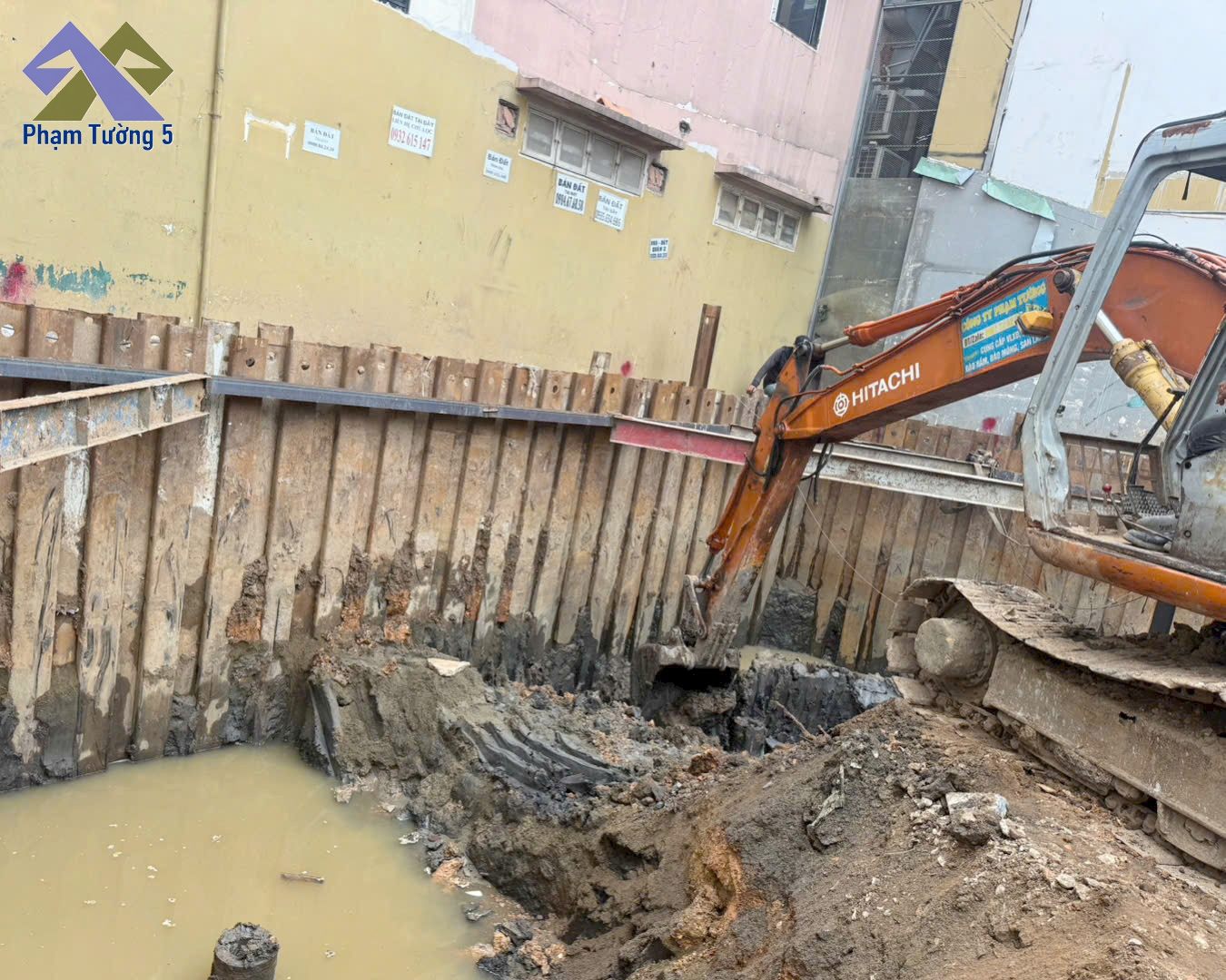 Phạm Tường 5 thi công gia cố tường vây bằng cừ thép Larsen, Tp. HCM, ngày 23-07-2026